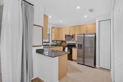 238 E Chrystie Circle, Delray Beach FL - photo 17 of 86