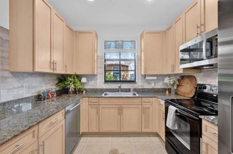 238 E Chrystie Circle, Delray Beach FL - photo 22 of 86