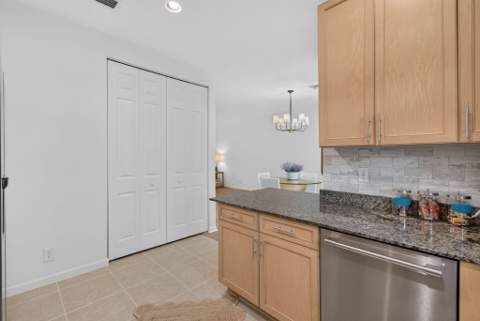238 E Chrystie Circle, Delray Beach FL - photo 23 of 86