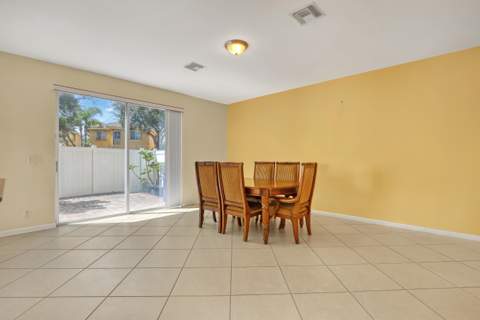 4493 Lake Tahoe Circle, West Palm Beach FL - photo 11 of 36