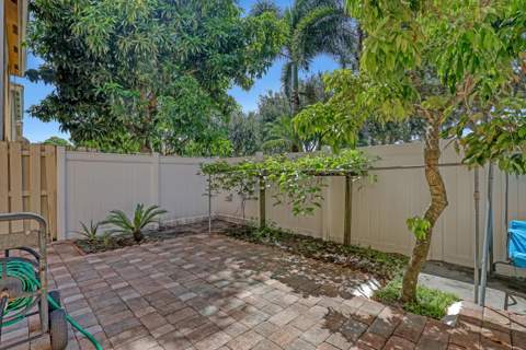 4493 Lake Tahoe Circle, West Palm Beach FL - photo 13 of 36