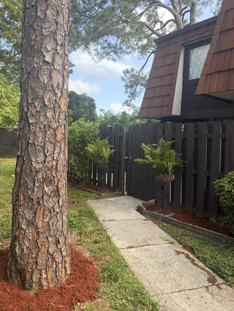 3 bedroom Condominium at 2200 White Pine Circle #B, Pines 2, Greenacres — photo 4