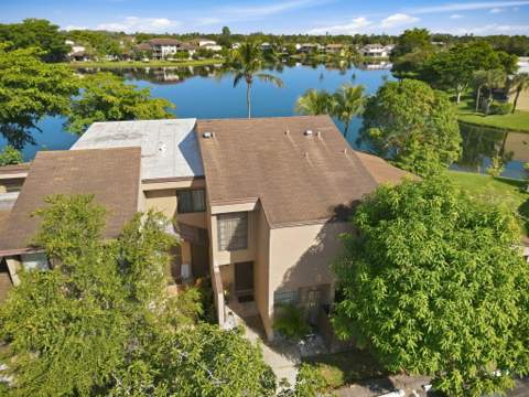 9523 NW 38th Place, Sunrise FL - photo 11 of 35