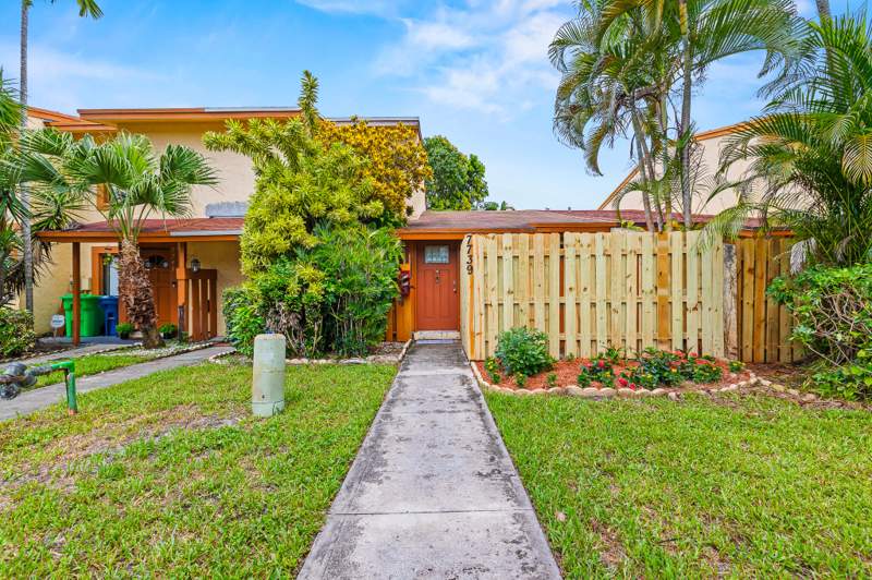 1 bedroom Villa at 7739 Balboa Street #7739, Del Rio Village Townhouses Ph 2, Sunrise — photo 2