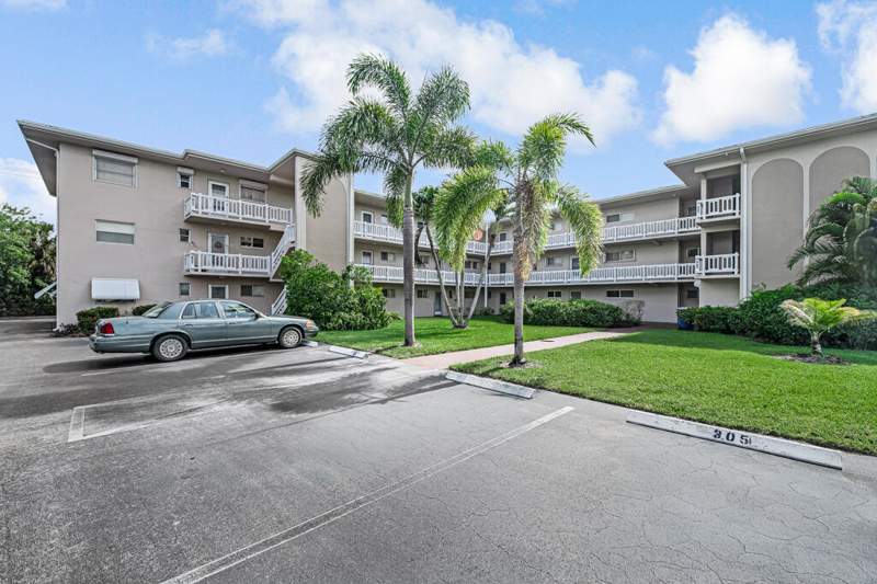 2 bedroom Condominium at 2855 Garden Drive #102, Lake Clarke Gardens Condo 24, Palm Springs — photo 2