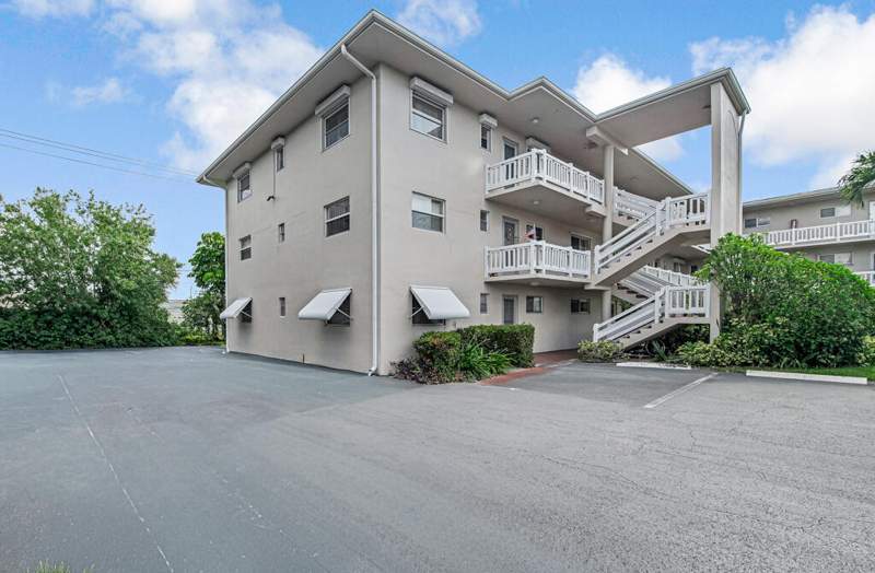 2 bedroom Condominium at 2855 Garden Drive #102, Lake Clarke Gardens Condo 24, Palm Springs — photo 3