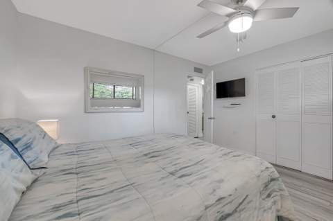 2855 Garden Drive #102, Palm Springs FL - photo 21 of 37