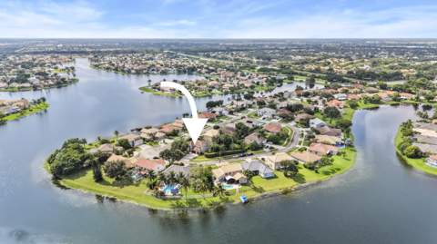 7202 Catalina Isle Drive, Lake Worth FL - photo 9 of 49