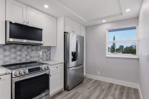 1012 N Ocean Boulevard #202, Pompano Beach FL - photo 7 of 30