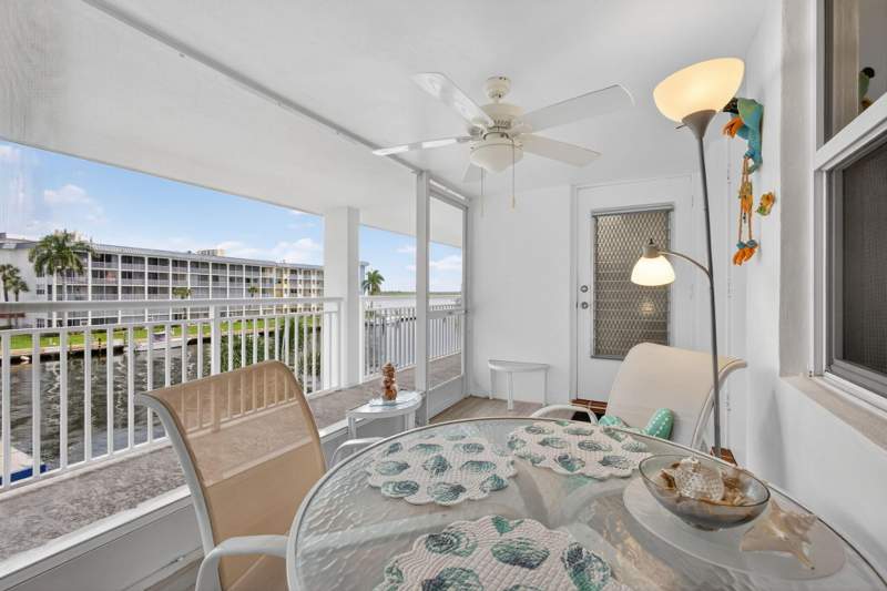 2 bedroom Condominium at 111 Shore Court #301, Shore Club Apts B & C Cond, North Palm Beach — photo 4