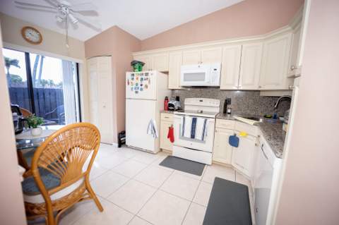 727 Sunny Pine Way #F, Greenacres FL - photo 7 of 38