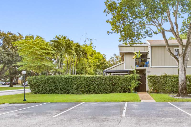 2 bedroom Townhouse at 13278 NW 5th Court, Lago West Cluster Homes, Plantation — photo 4