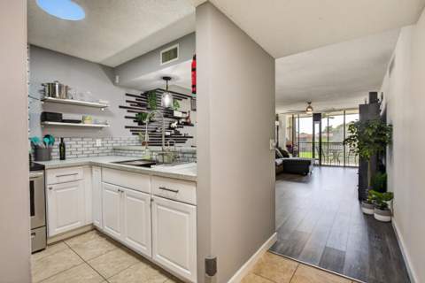 5626 Coral Lake Drive #302, Margate FL - photo 6 of 53