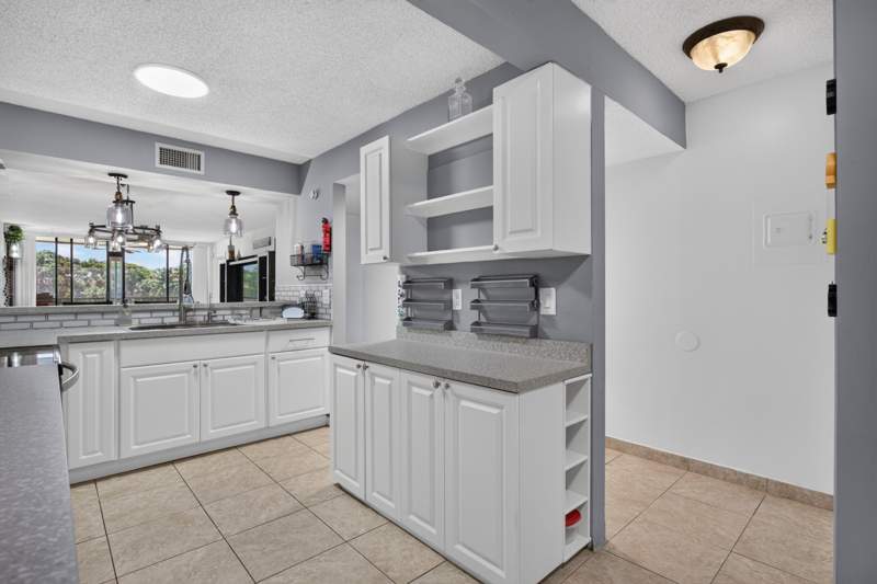 2 bedroom Condominium at 5626 Coral Lake Drive #302, Coral Gate I Condo, Margate — photo 5