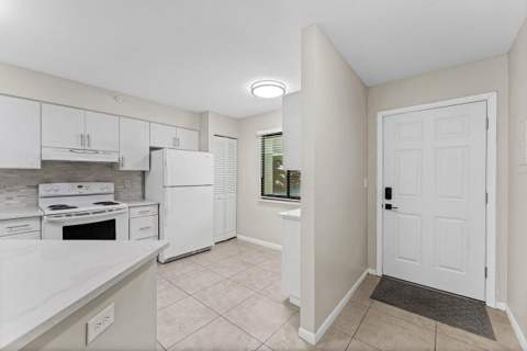 2205 S Cypress Bend Drive #103, Pompano Beach FL - photo 7 of 37