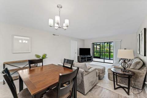 2205 S Cypress Bend Drive #103, Pompano Beach FL - photo 13 of 37