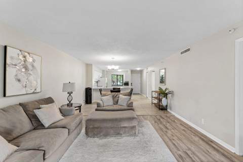 2205 S Cypress Bend Drive #103, Pompano Beach FL - photo 15 of 37