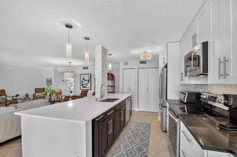 103 Half Moon Circle #C1, Hypoluxo FL - photo 8 of 79