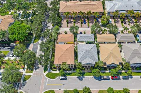 1106 Sweet Hill Drive, Jupiter FL - photo 11 of 79