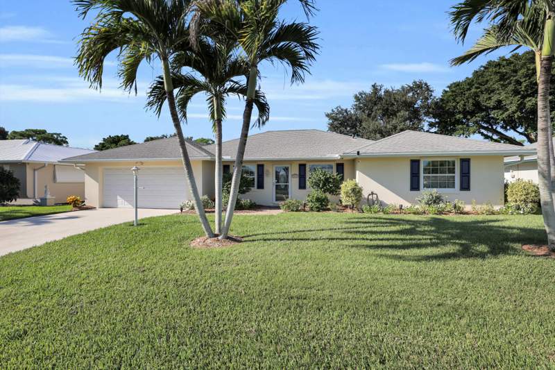 3 bedroom Single Family Residence at 9791 SE Little Club Way, Iroquois Park, Jupiter — photo 1