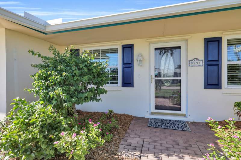 3 bedroom Single Family Residence at 9791 SE Little Club Way, Iroquois Park, Jupiter — photo 2