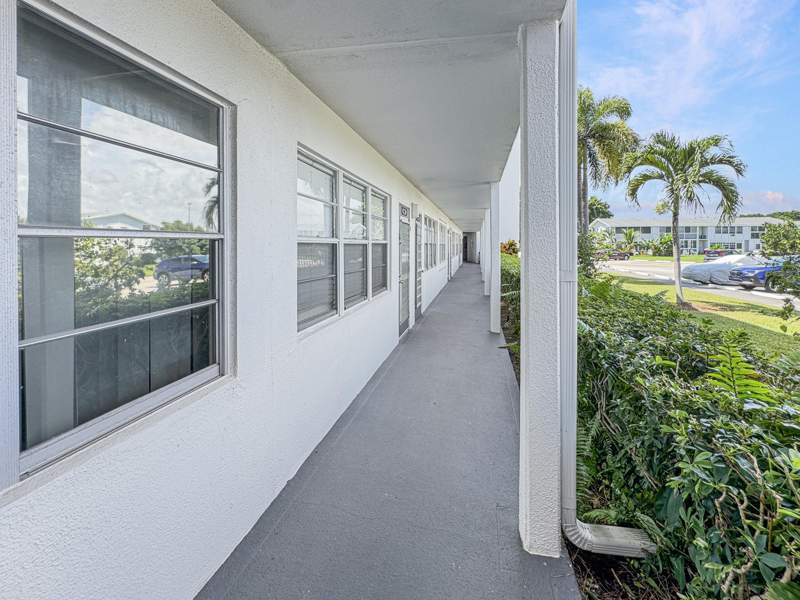 1 bedroom Condominium at 1013 Harwood C #1013, Harwood C Condo, Deerfield Beach — photo 4