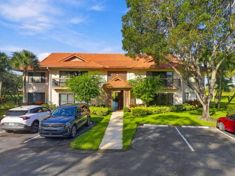 2 bedroom Condominium at 1111 Duncan Circle #202, Dunbar Woods Condo I II And III In Or4410P782,, Palm Beach Gardens — photo 3