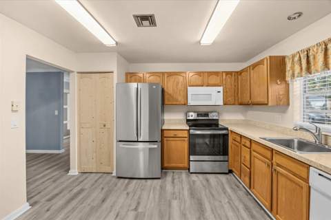 1218 S Lakes End Drive #Apt a, Fort Pierce FL - photo 12 of 52