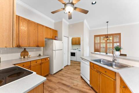 5302 Victoria Circle, West Palm Beach FL - photo 10 of 54