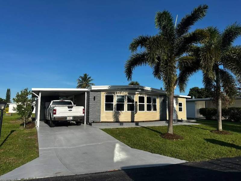 2 bedroom Manufactured Home at 8572 Crown Drive, Sea Meadows, Boynton Beach — photo 4