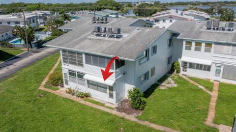 2290 Sunset Avenue #7, Lake Worth Beach FL - photo 6 of 32