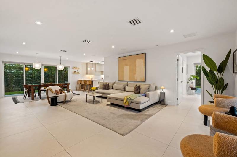 4 bedroom Single Family Residence at 2000 Coral Gardens Drive, Coral Gardens Amen Plat, Wilton Manors — photo 3