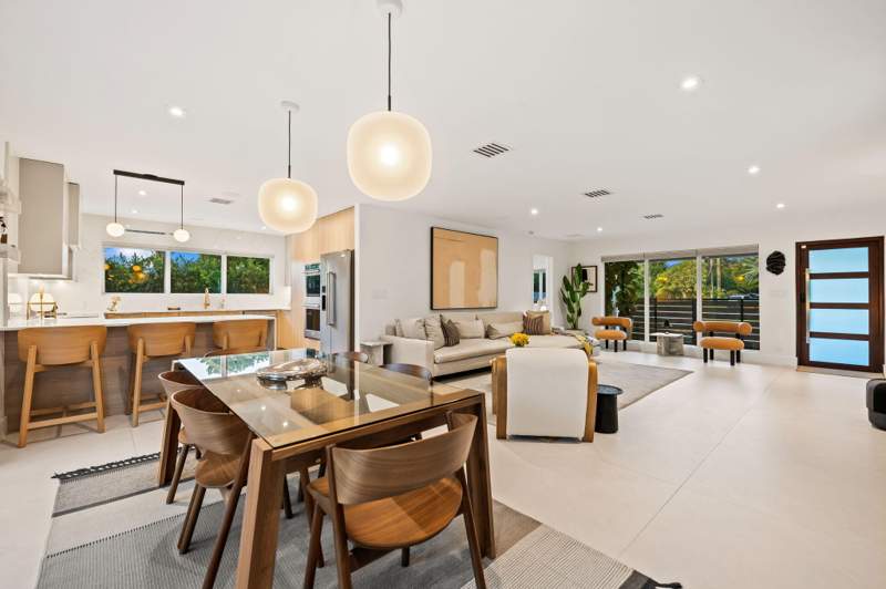 4 bedroom Single Family Residence at 2000 Coral Gardens Drive, Coral Gardens Amen Plat, Wilton Manors — photo 5