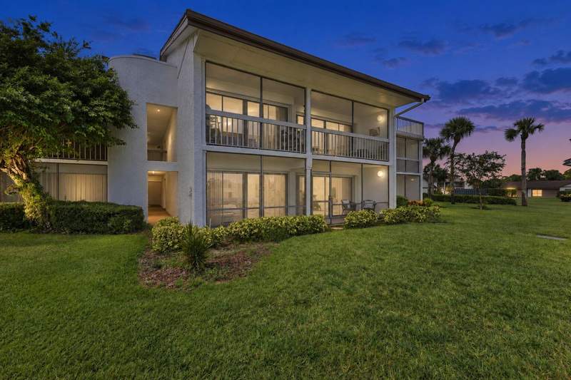2 bedroom Condominium at 3200 Twin Lakes Terrace #105, Lakeshore Village Of Meadowood Phase 1, Fort Pierce — photo 2