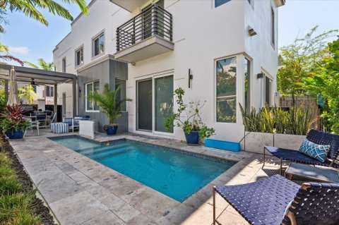 815 NE 17Th Avenue #5, home for sale on NE 17Th Avenue