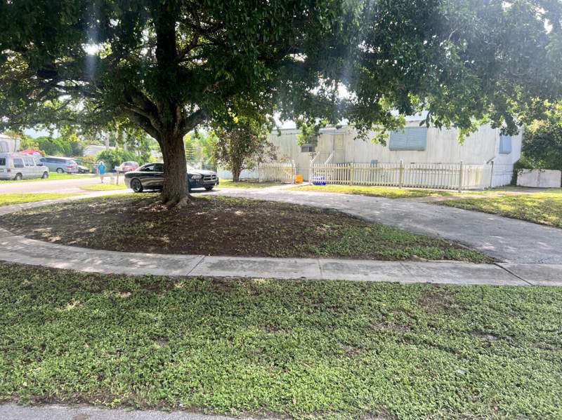 2 bedroom Manufactured Home at 5385 Elaine Circle, Mobilaire 1st Add, West Palm Beach — photo 1