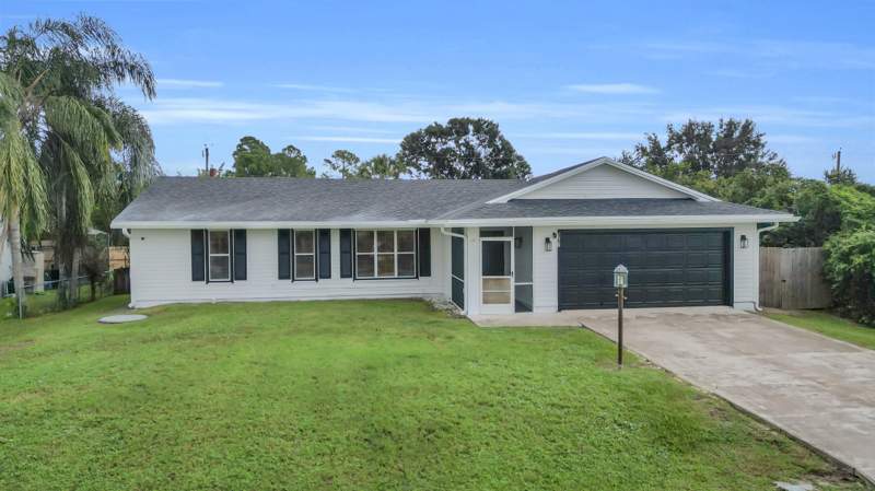 3 bedroom Single Family Residence at 967 SW Sultan Drive, Port St Lucie Section 12, Port St. Lucie — photo 2