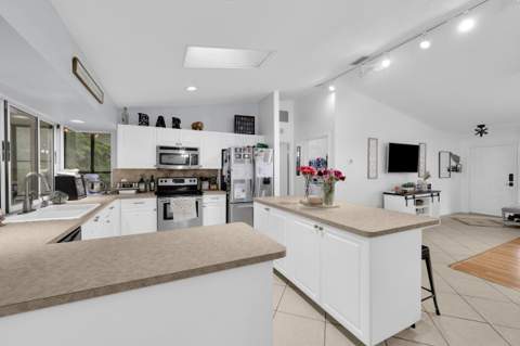 967 SW Sultan Drive, Port St. Lucie FL - photo 10 of 44