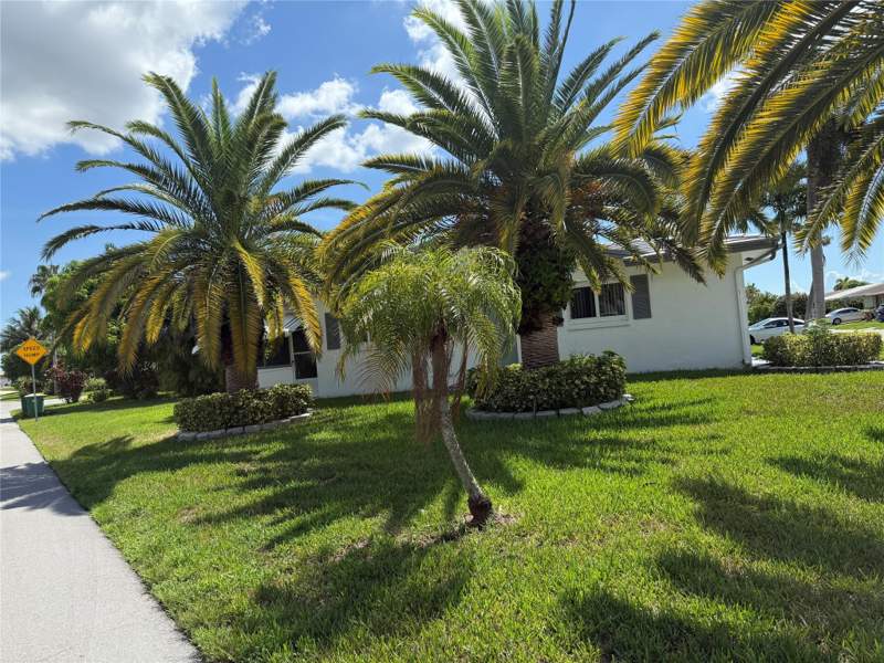 2 bedroom Single Family Residence at 4605 NW 49th Street, Mainlands Of Tamarac Lakes, Tamarac — photo 2