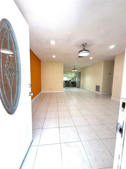 4605 NW 49th Street, Tamarac FL - photo 9 of 19