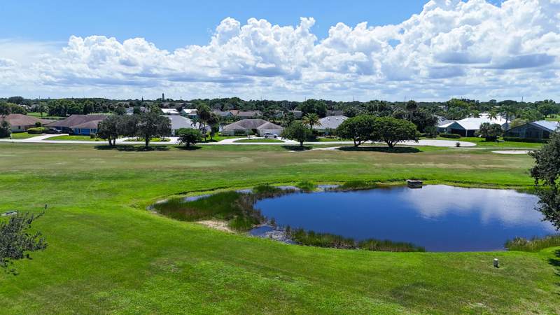 2 bedroom Condominium at 6303 SE Williamsburg Drive #201, Williamsburg At Heritage Ridge Condo, Hobe Sound — photo 4