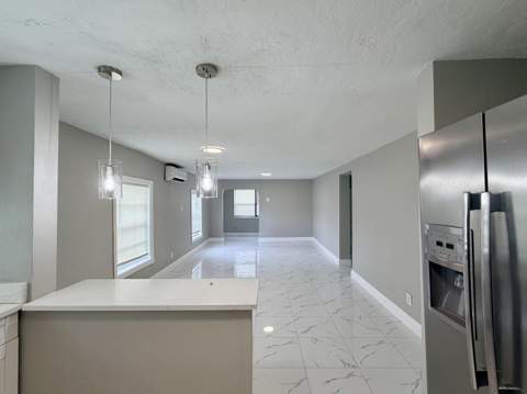 605 NW 9th Avenue, Pompano Beach FL - photo 11 of 15