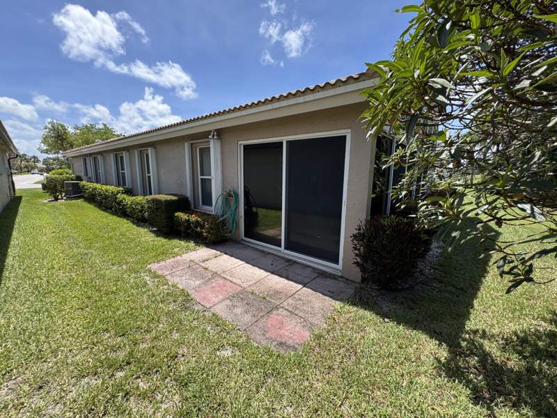 3 bedroom Single Family Residence at 6693 Sun River Road, Lakeridge Greens At Pipers Glen, Boynton Beach — photo 4