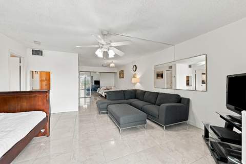3909 N Ocean Boulevard #410, Fort Lauderdale FL - photo 6 of 22