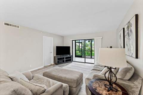 2205 S Cypress Bend Drive #103, Pompano Beach FL - photo 18 of 37