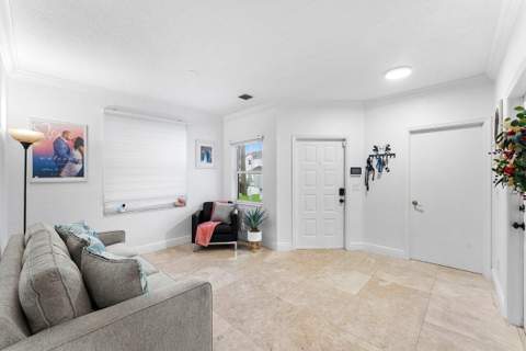 16856 SW 1st Place, Pembroke Pines FL - photo 8 of 36