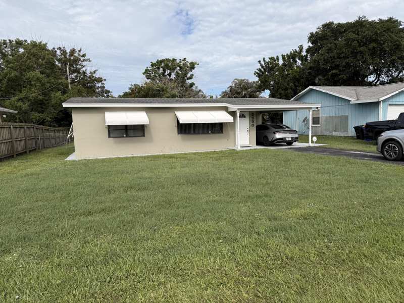 2 bedroom Single Family Residence at 5550 SE Normandy Avenue, Hibiscus Park, Stuart — photo 1