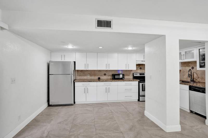 3 bedroom Townhouse at 8091 NW 12th Street #H, Oriole Golf & Tennis Club Sec 3, Margate — photo 4