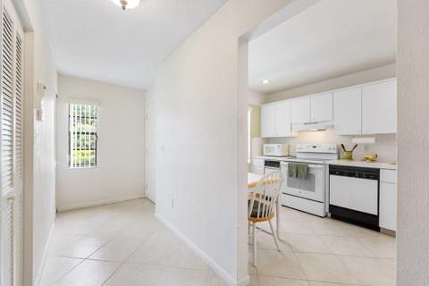 9283 Vista Del Lago #37-I, Boca Raton FL - photo 11 of 27