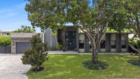 2424 NE 27Th Avenue, pool for sale in Fort Lauderdale